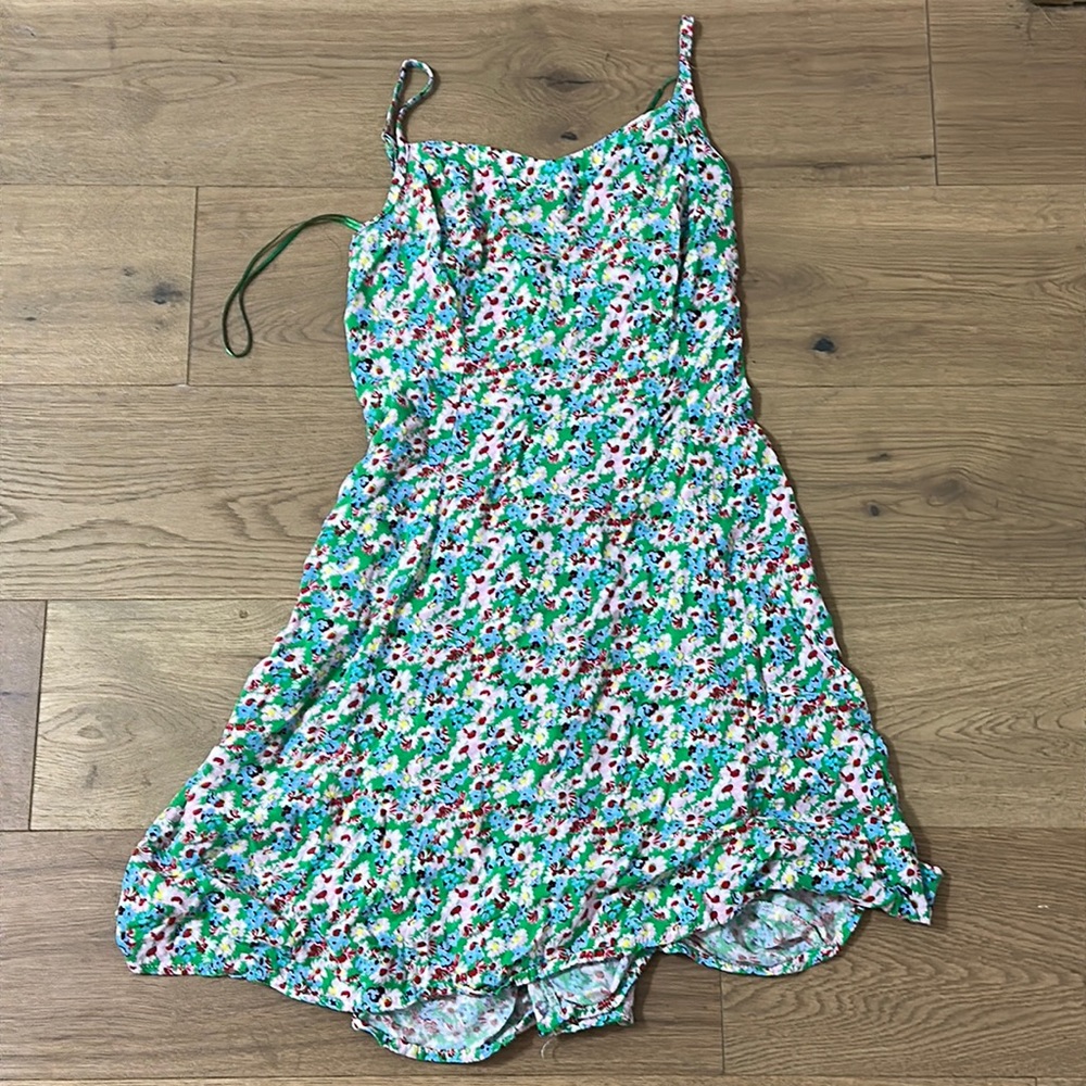 Green floral dress. Size S.